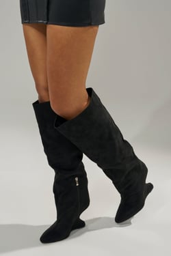 AKIRA Azalea Wang Vince Faux Suede Wedge Boot | Black | Size 11