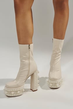 AKIRA Azalea Wang Antaris Beige Pearl Detail Platform Bootie | Size 11