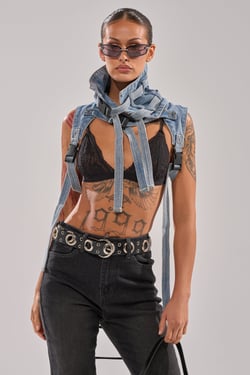AKIRA No Show Jacket Collar