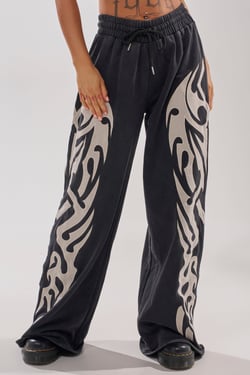 AKIRA On Fire Wide Leg Jogger Pants | Black | Size 2X