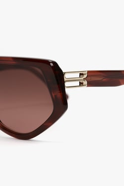 Victoria Beckham Double Bridge B Frame Logo Sunglasses In Striped Red - ONE SIZE - Womens