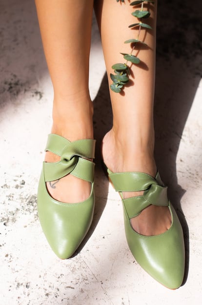 Taj Mahal Pointy Toe Mules (Sz. 7.5, 8 & 10)