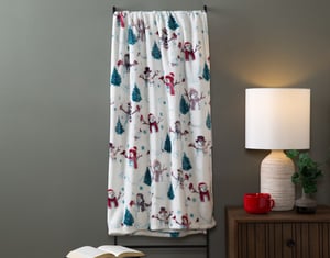 QE Home Holiday Fleece Throw in White Christmas, Seasonal