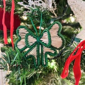 Holiday Bow Handwoven Iraca Palm Ornament - Dark Green
