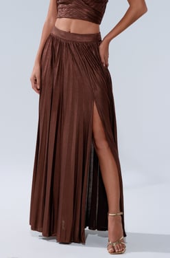 AKIRA Farah Slinky Pleated Maxi Skirt | Brown | Size 1X