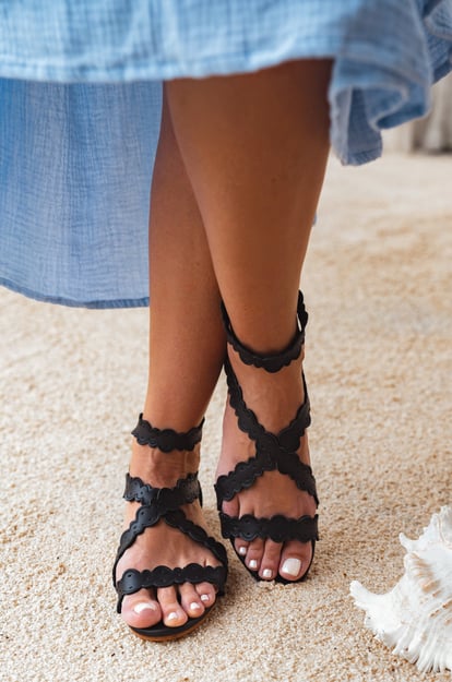Salty Sea Criss Cross Leather Sandals (Sz. 5)