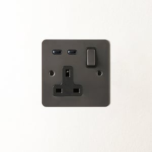 Lucian single socket with USB type C with black inserts in bronze