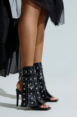 AKIRA Azalea Wang Irelyn Embellished Sandal | Black | Size 6