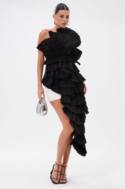 AKIRA Luxurious Asymmetrical Top | Black | Size Small
