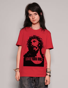 Love Your Idols' T-Shirt in Red