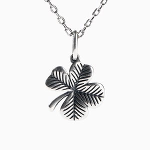 Jeulia "Four Leaf Clover" Sterling Silver Necklace
