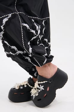 AKIRA Azalea Wang Davies Pearl Rhinestone Flat Shoes | Black | Size Medium