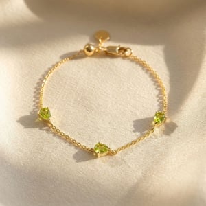 Peridot August Birthstone Minimalist Gold Vermeil Plated Bracelet