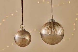 nkuku Konara Giant Bauble | Christmas Decorations | Large | Gold Crackle