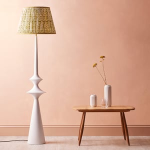 Baltas standing lamp in white
