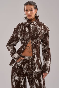 AKIRA Crazy In Love Button Down Top | Brown | Size 1X