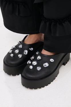 AKIRA Azalea Wang Ha Embellished Flat Shoes | Black | Size 9