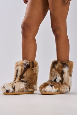 AKIRA Azalea Wang Nadianna Fur Flat Bootie | Brown | Size 10