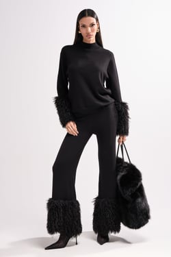 AKIRA Cozy Vibes Sweater Pants With Fur Cuff | Black | Size Large
