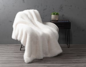 QE Home Arctic Fox Faux Fur Throw in Snow White