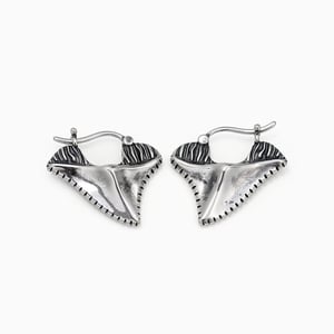 Jeulia "Shark Teeth" Sterling Silver Earrings