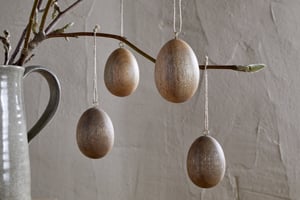 nkuku Dima Mango Wood Hanging Egg Decoration Set Of 4 | Decorative Accessories | Natural