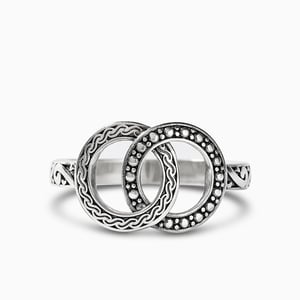 Jeulia "Master of Infinity" Interlocking Circle Sterling Silver Ring
