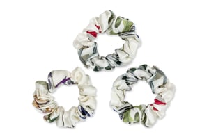 White with Botanical Print Silk Scrunchies Set - White/Red/Blue