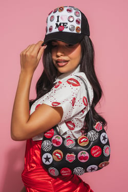 AKIRA Love Me Button Purse | Black