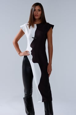 AKIRA Silhouette Longline T-Shirt | Black | Size 2X