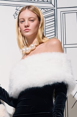AKIRA Karl Statement Necklace