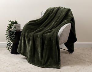 QE Home Velvet Plush Throw in Deep Forest, Green