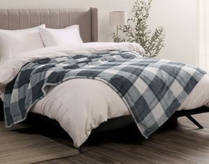QE Home Plaid Cashmere Touch Fleece Blanket in Ocean Tide, Geometric, Blue, Twin