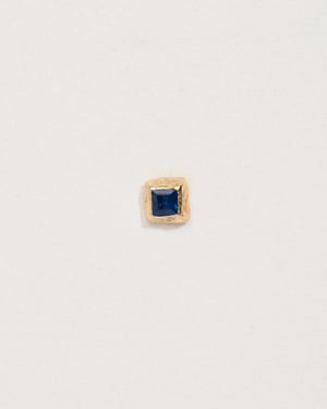Flat Pyramid Stud