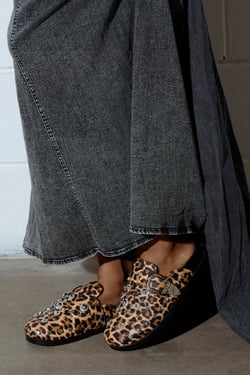 AKIRA Azalea Wang Maudlin Leopard Clog Shoes | Size 11
