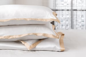 Brilliant White & Champagne Oxford Pure Silk Duvet Set - Emperor / Standard Pillowcases