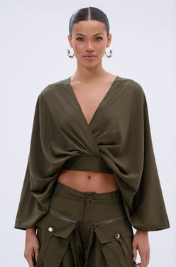 AKIRA Talk About Me Blouse | Size XL