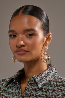 AKIRA Cross My Heart Earrings