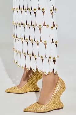AKIRA Azalea Wang Teryn Gold Wedge Pump Shoes | Size 6
