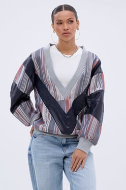 AKIRA Into The Wild Deep V Sweatshirt | Black | Size XL