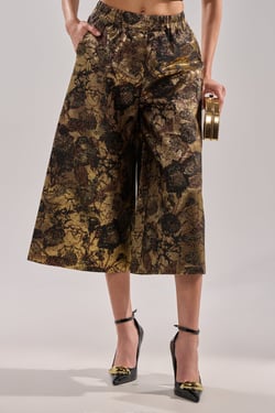 AKIRA Lotus Brocade Capri | Black | Size 1X