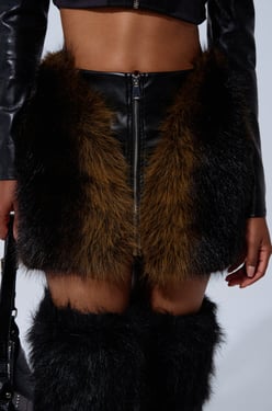 AKIRA Touch Me In The Morning Fur Skirt | Black | Size 1X