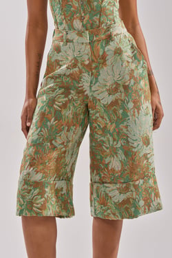 AKIRA Lovers Floral Bermuda Short Pants | Size 2X