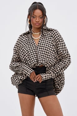 AKIRA I Know What I Want Houndstooth Blouse Top | Black | Size 2X