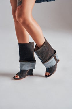 AKIRA Azalea Wang T Cuffed Wedge Bootie | Brown | Size 11