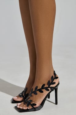AKIRA Azalea Wang Lamium Leaf Sandal | Black | Size 10