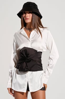 AKIRA Ruched Babe Satin Bucket Hat | Black