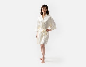 QE Home Silk Blend Kimono Robe in Snow, White