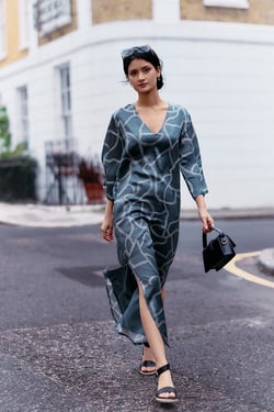 Maxi Dress with Side Slits in Abstract Stripes - Twirls and twists / XL