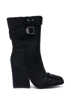 AKIRA Azalea Wang Allona Chunky Bootie | Black | Size 8